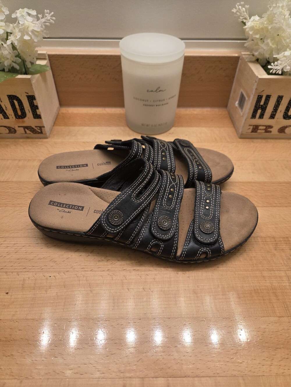 Clarks Collection Women's Leisa Cacti Q Flat Sandals Black Leather Womens Size 9